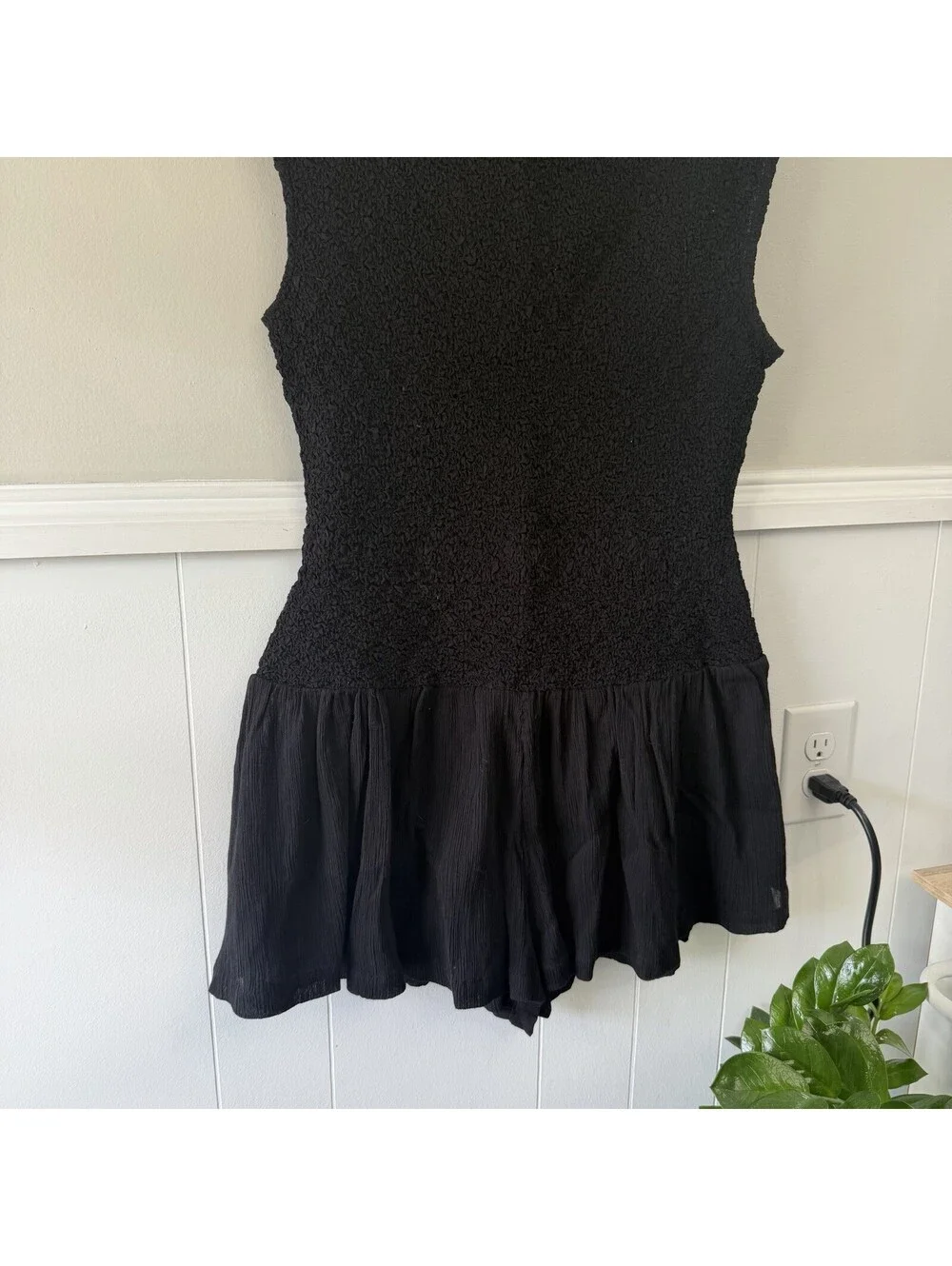 Anthropologie Popcorn Textured Romper Sz Medium Smocked Ruched Sleeveless Black